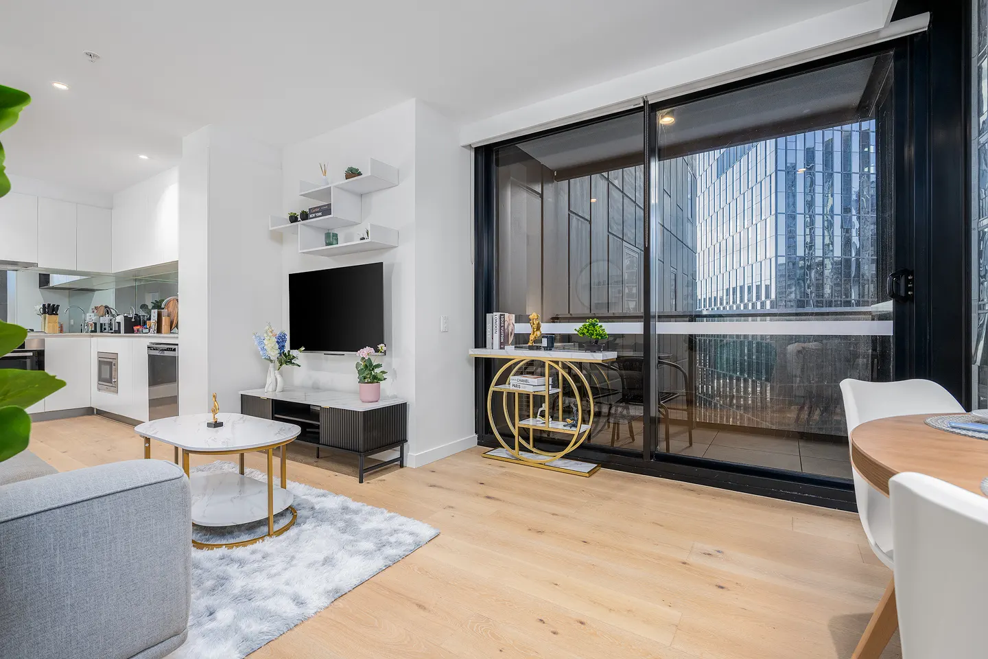 Elegant Modern Two-Bed — City Road, Southbank