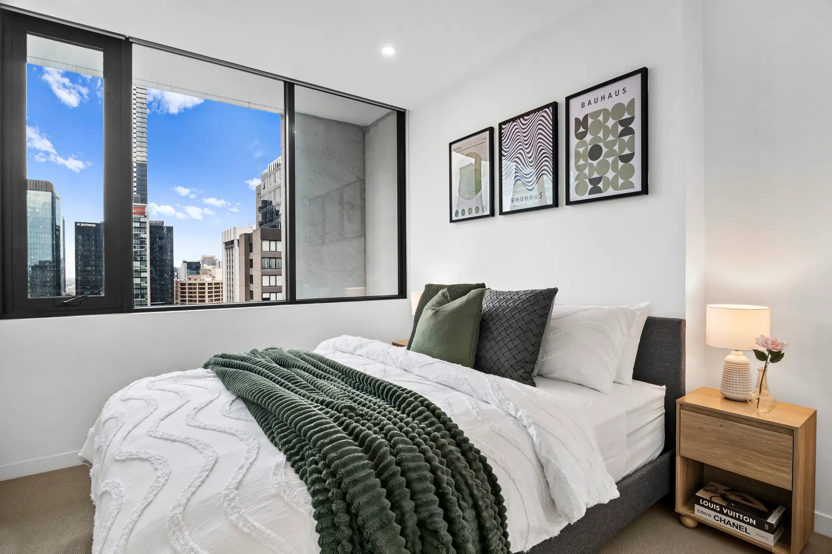 Cozy City Skyline Views — Rose Lane, Melbourne